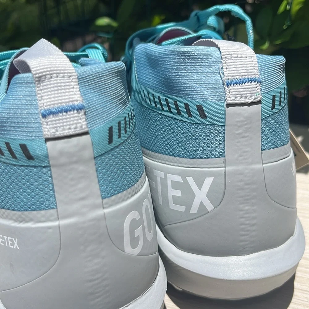 Nike Blue and Pink Sneakers - Picture 4 of 7